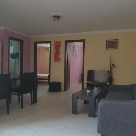 Plaza Apartments Nea Vrasna Bagian luar foto